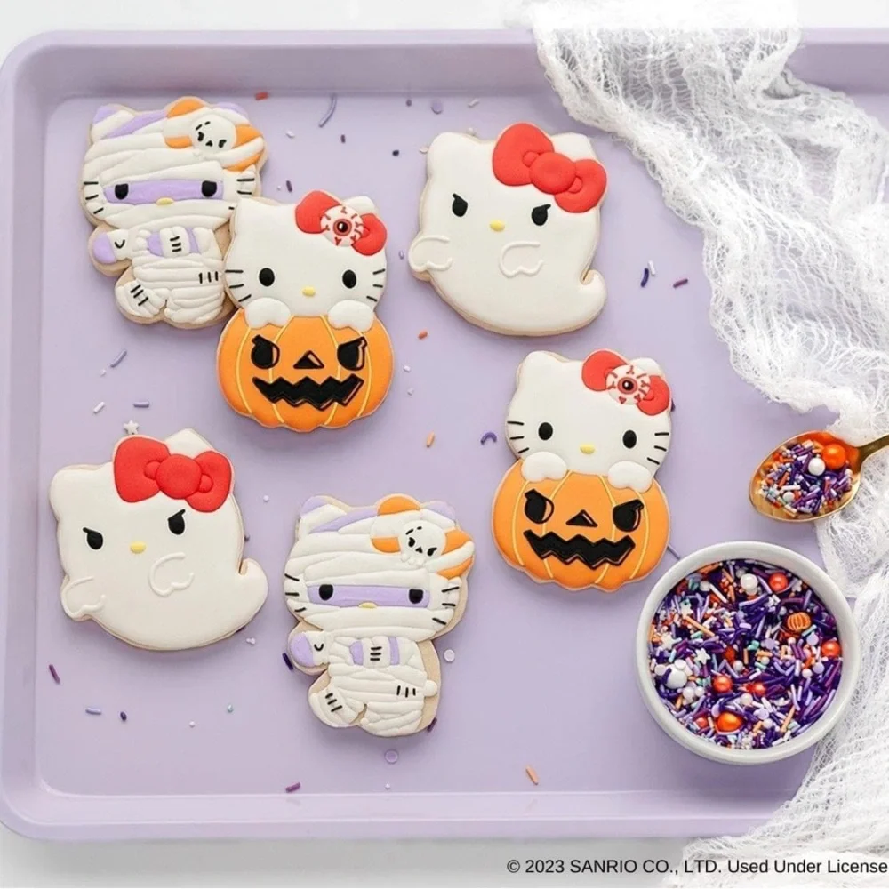 NWT Sanrio 50pc Hello Kitty Halloween Cookie Stamp and Frosting Set